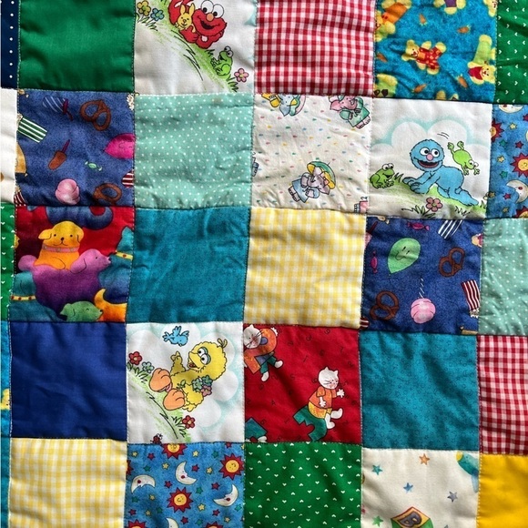 VINTAGE Handmade Sesame Street Patchwork Baby Blanket Quilt - Picture 6 of 8